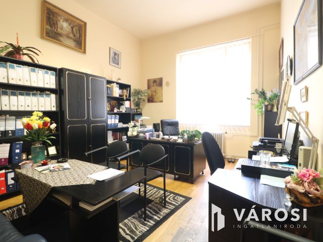 Belvárosi iroda a Szent István téren.