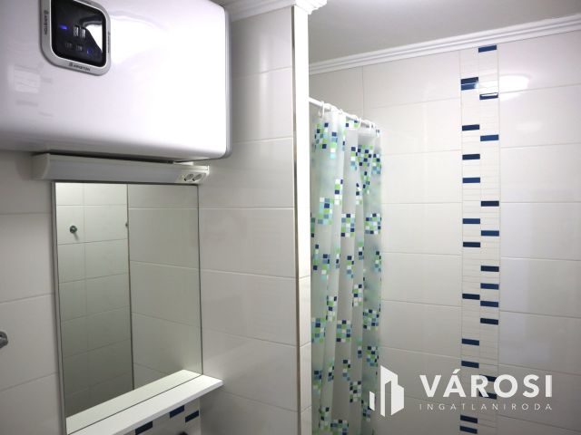 Panorámás felújított lakás az Aranyparton