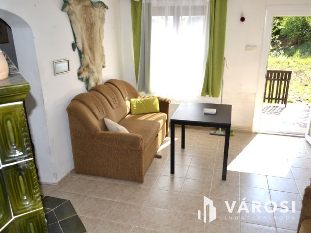 Felsőörsön Balatoni panorámás téliesített ingatlan eladó!