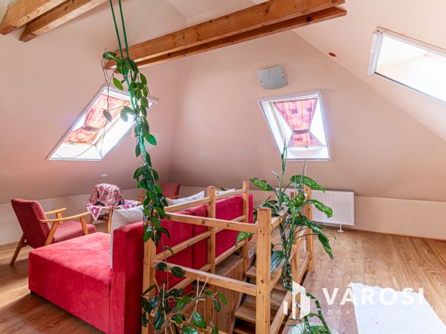 Természetes anyagokból készült családi ház Szatymazon!