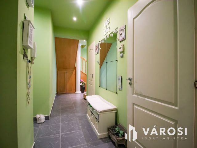 Vidám hangulatú nagy lakás