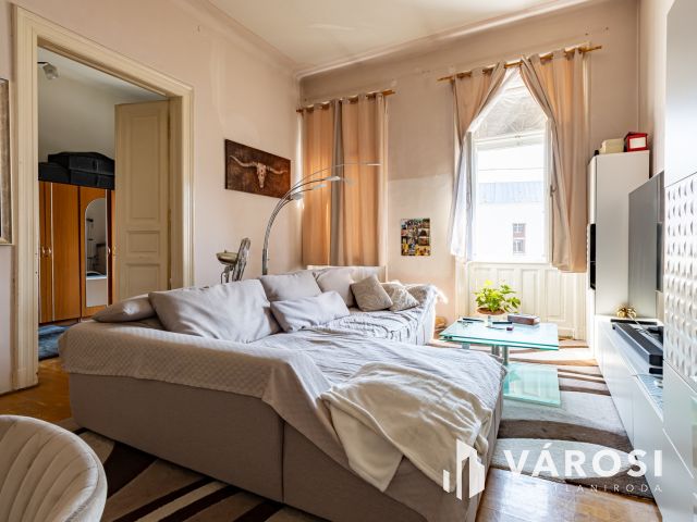 II. János Pál pápa téren, kétszobás lakás eladó