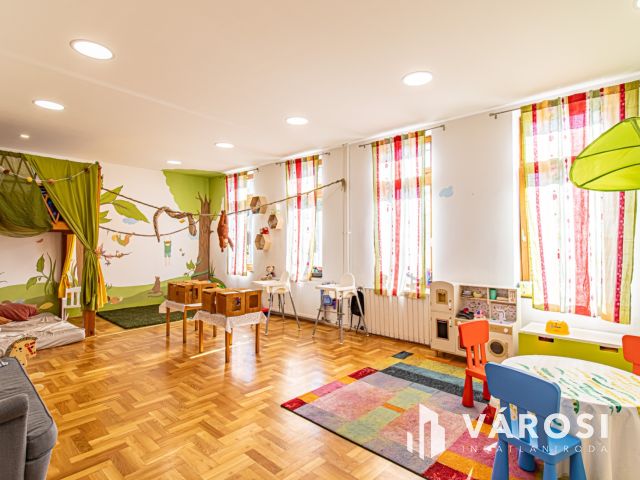 Duna parti családi otthon nagy telekkel