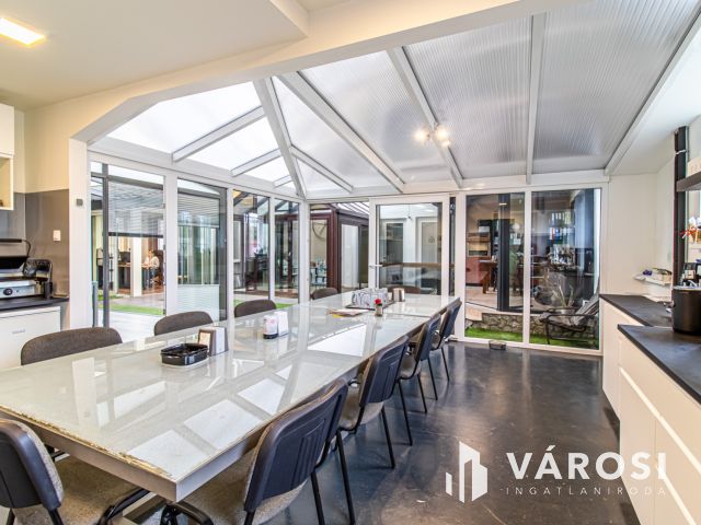 Eladó 1000m² telephely, iroda, műhely Csepel Gyártelepen