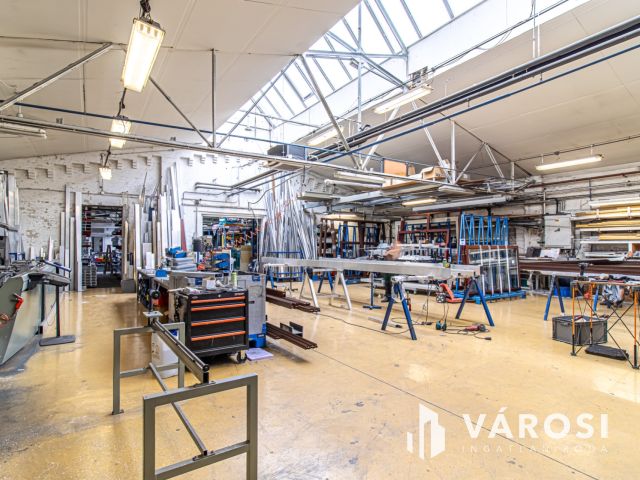 Eladó 1000m² telephely, iroda, műhely Csepel Gyártelepen