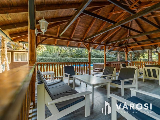 Szanazugi apartmanházak medencével,jakuzzival