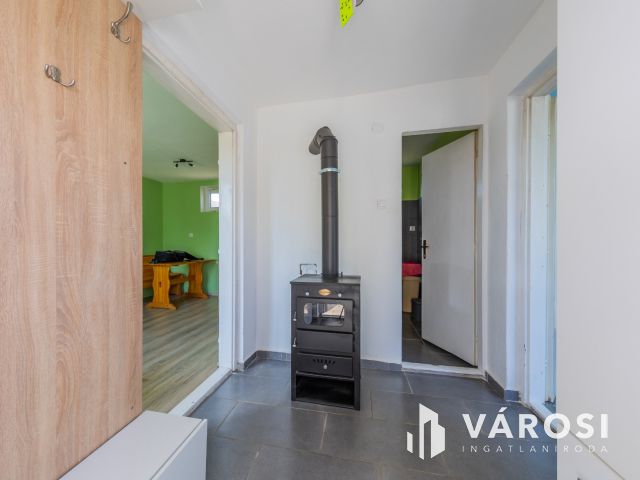 Frissen felújított kertkapcsolatos lakás