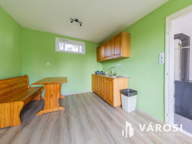 Frissen felújított kertkapcsolatos lakás