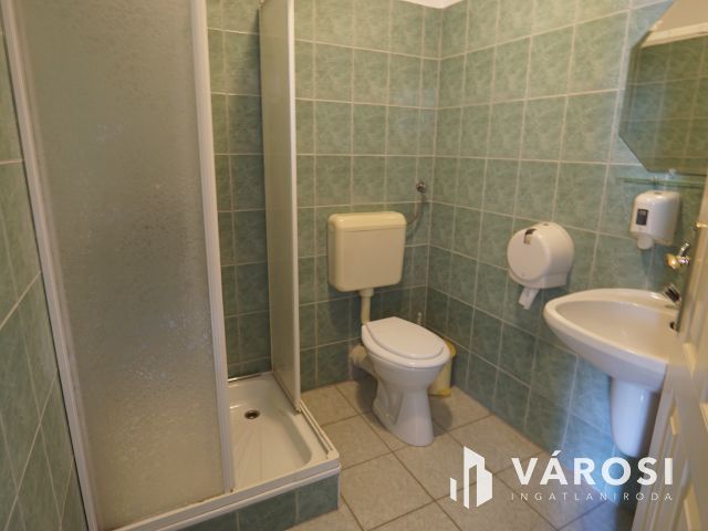 Tökéletes helyen, jó állapotú vendéglátó egység eladó!