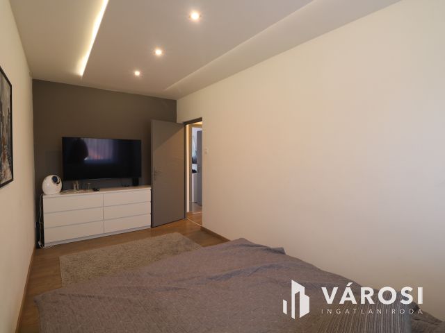 Festő utcai modern, tágas otthon.