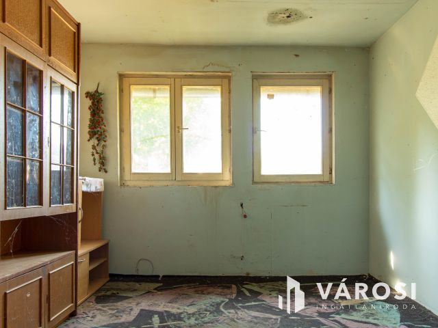 Patakparti építési telek Tinnyén – csak készpénzes vevőknek