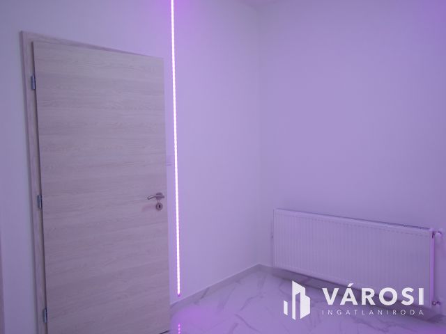 Azonnal költözhető 4 szobás felújított ház a központban