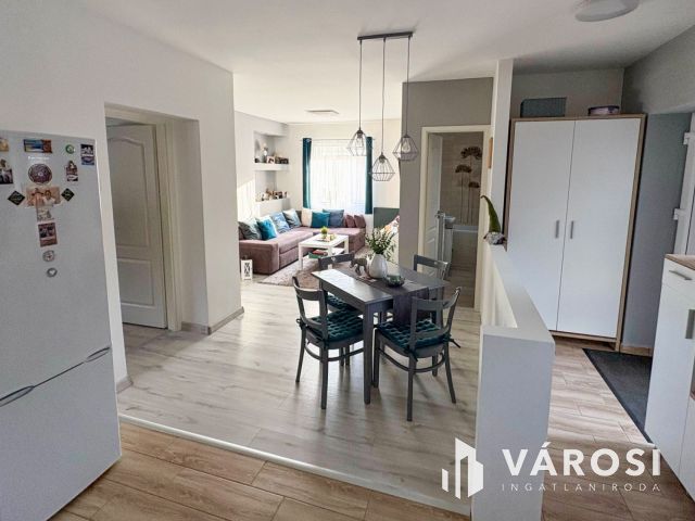 Beszterce közelében felújított ikerház eladó!