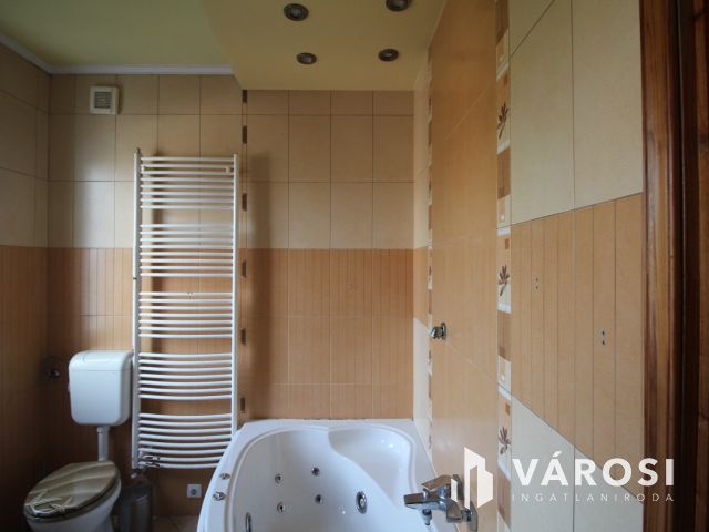 Igényesen felújított családi ház Salgótarjánban