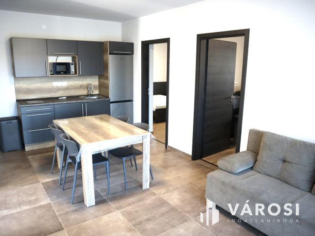 2 lakásos kiváló ikerfél Siófok-Sóstón eladó