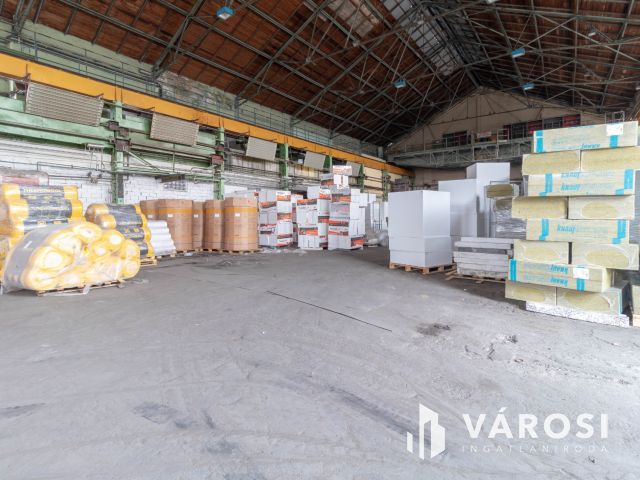 3018 m2-es raktár eladó a XXI. ker-ben, Csepel ipari részén