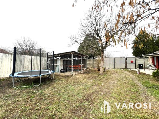 Nyugodt csendes környezetben, barátságos ház eladó