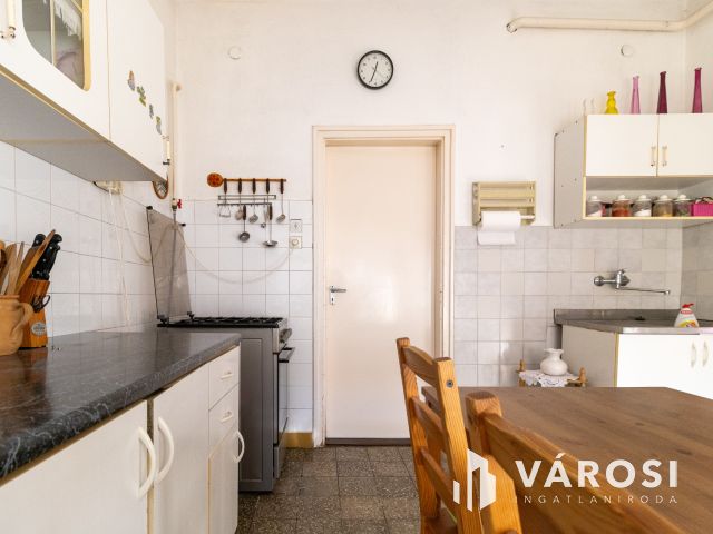 Tégla falazatú, 3 szobás családi ház Jamina elején