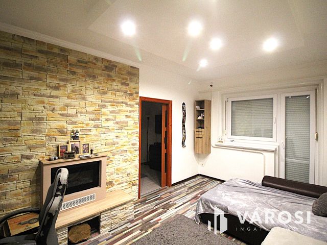 Igényesen felújított lakás a városközpont felett