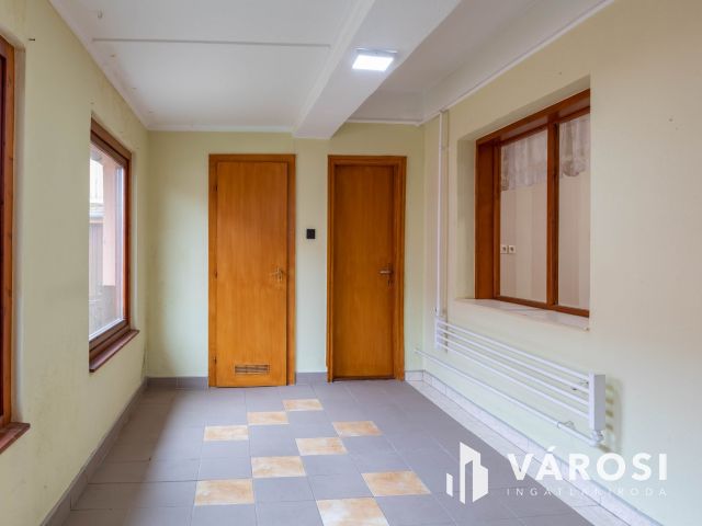 Jó állapotú 3 szobás családi ház Dobozon