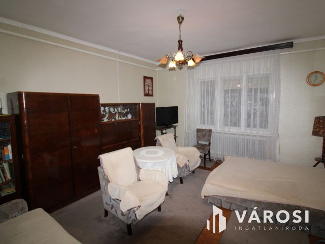 3 szobás tégla ház Gyulán a magyarvárosi részen.