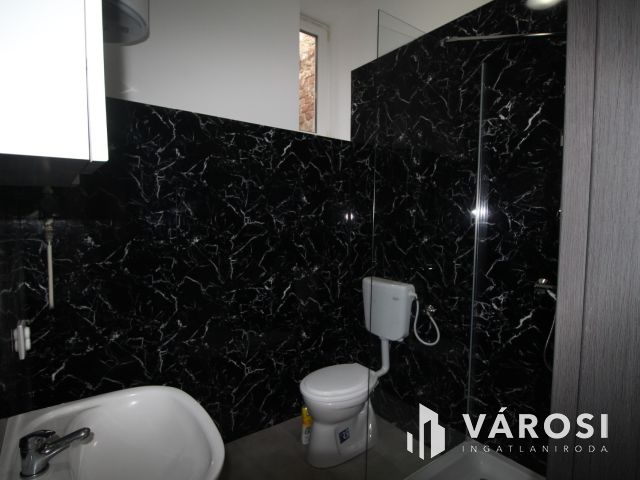 Felújított, 45nm-es lakás, Szombathely belvárosban