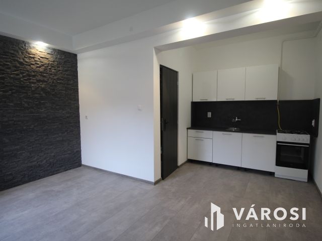 Felújított, 45nm-es lakás, Szombathely belvárosban