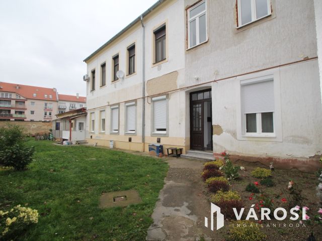 Felújított, 45nm-es lakás, Szombathely belvárosban