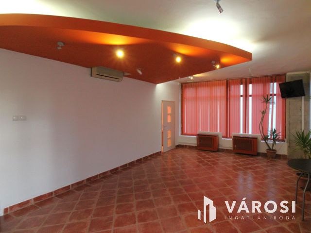 Páratlan lehetőség a belváros szívében.