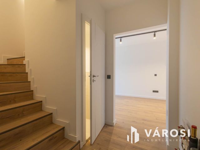 Belső kétszintes családi fészek Alsóvároson 2