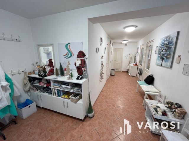 Debrecen Nagyerdő nagyon frekventált részén, rendelő!