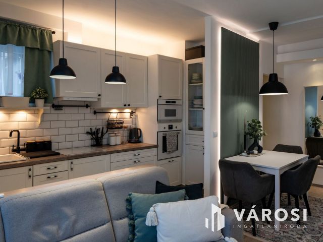 Nagyon Szép Lakás, Nagyon Jó Helyen!