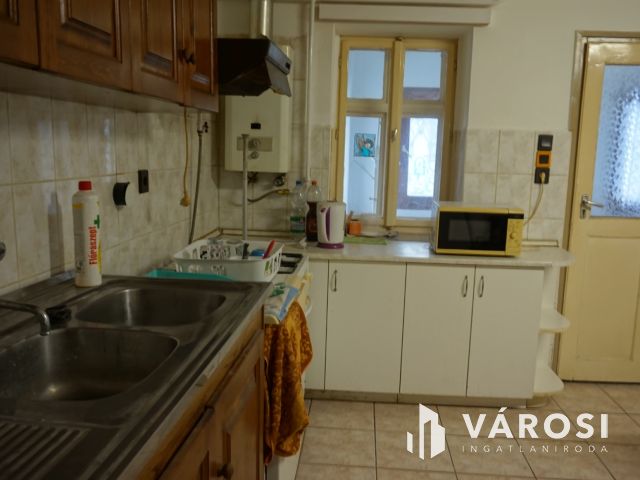 Tágas családi ház Csúcsban