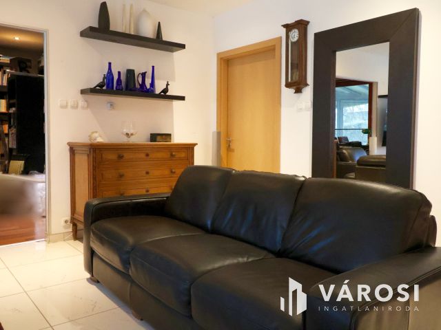 Kiadó természetközeli családi ház