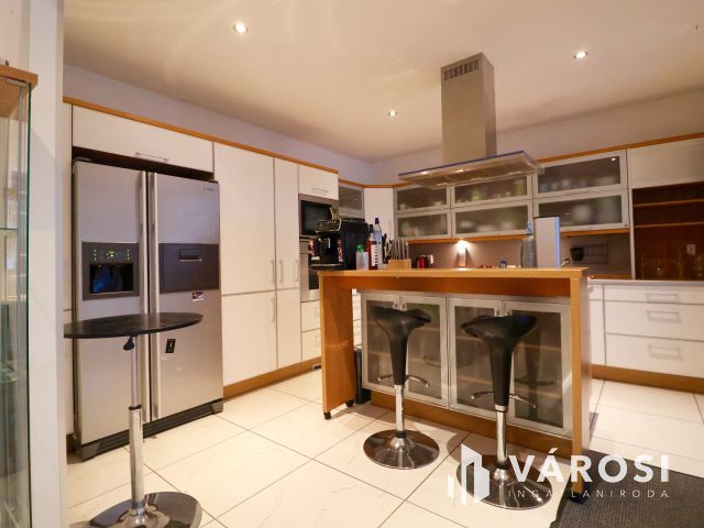 Kiadó természetközeli családi ház