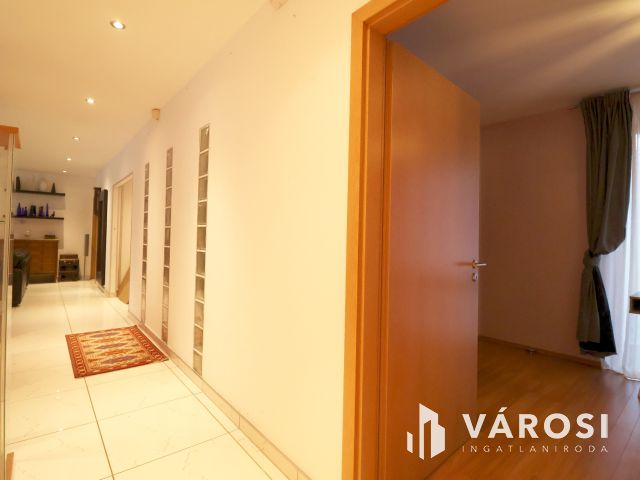 Kiadó természetközeli családi ház