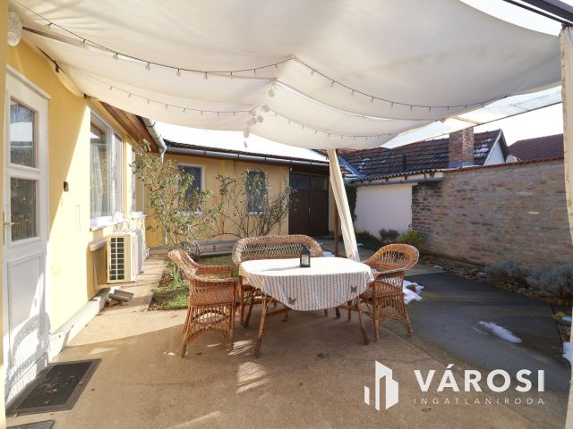 Belvárosi családi ház