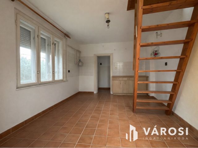 Sokoldalú lehetőségeket kínáló családi ház ELADÓ!