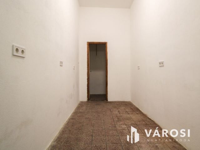 Földszinti társasházi lakás