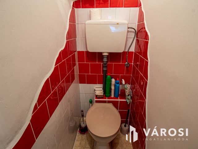 Lenti belvárosához közeli, kellemes kis lakás