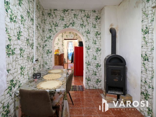 Eladó családi ház Abony csendes részén