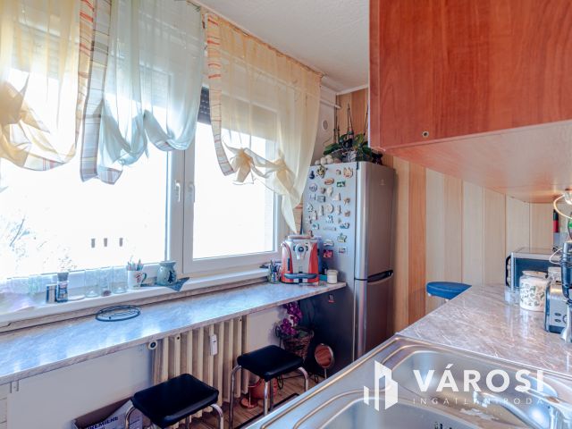 Patent lakás a lugasban