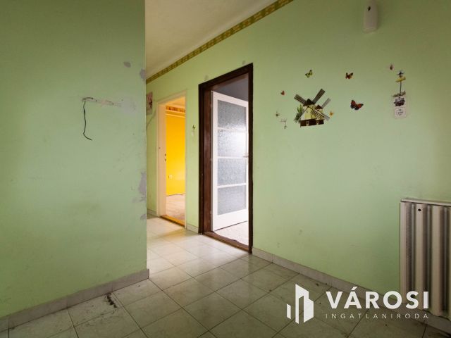 Medgyesbodzás fő utcáján ingatlan eladó