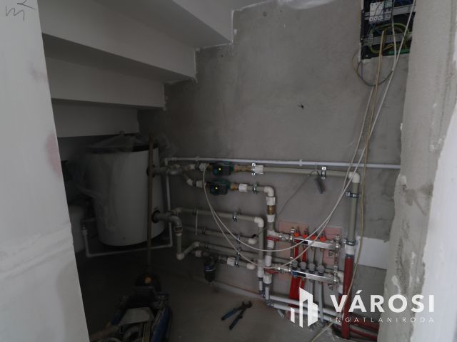 Kulcsrakész ikerház Újszegeden.