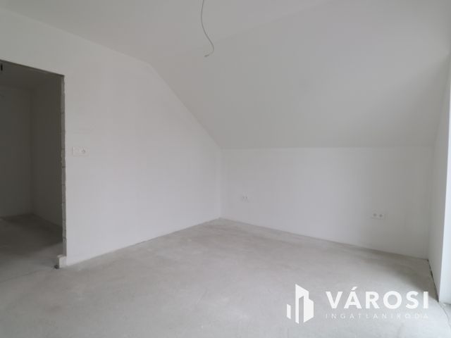 Kulcsrakész ikerház Újszegeden.