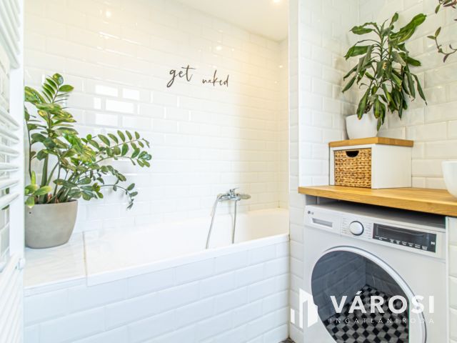 Napfényes és stílusos lakás a Belgrád rakparton