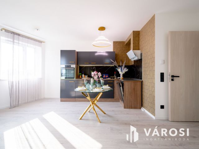 Nagy erkélyes, okosotthon a 13. kerületben