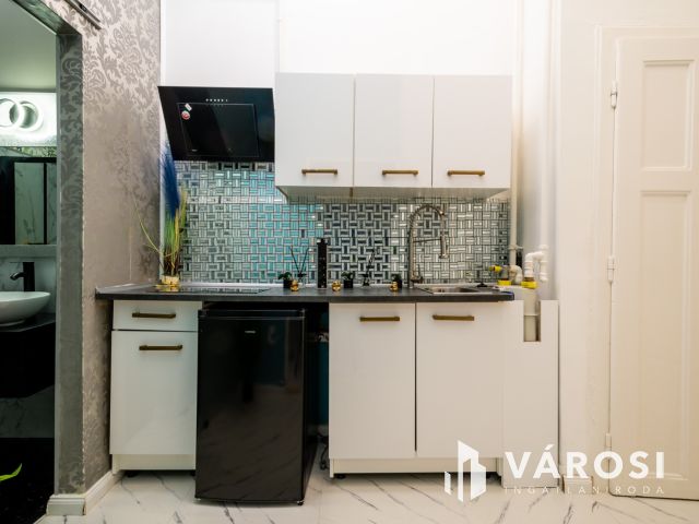 Befektetésnek ideális lakás a 6. kerület szívében