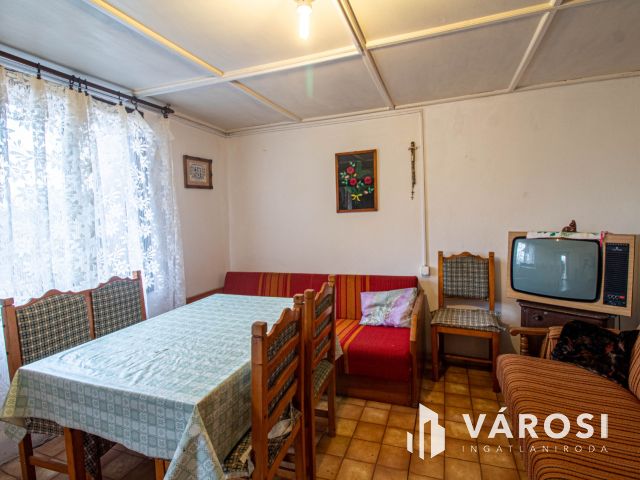 Kellemes, szomszédmentes kis zártkerti ingatlan