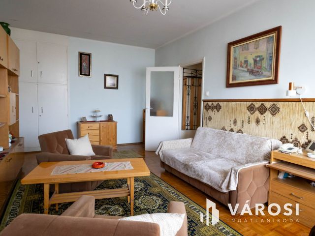 Eladó sestakerti lakás, formáld saját ízlésed szerint!